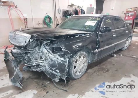 2011 Lincoln Town Car Executive L из США, поврежденный, VIN 2LNBL8EV9BX763072